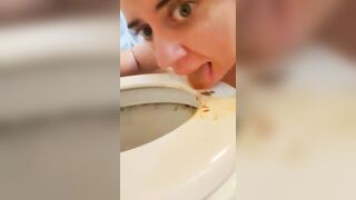 Woman takes a shit and eats it in toilet