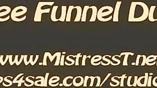 Pee Fun with two sexy babes