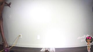 Sexy hot curly haired ebony girl dropping shit