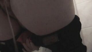 The ultimate granny pussy pee closeup