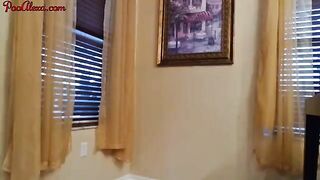 Naughty Wonder woman shits