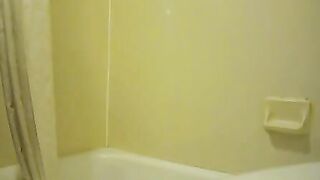 BBW shits and pisses in tub-  Solo