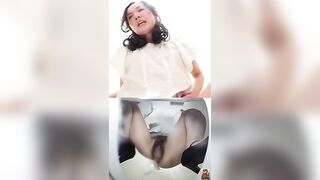 Beautiful Japanese Babe Shits