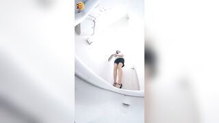 Beautiful Japanese Scat Chick