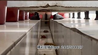 Amateur beautiful women poop in the toilet