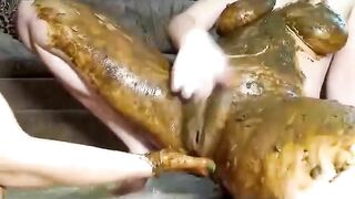 Couple of shitty lesbians smearing