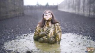 Chubby girl baths in shit