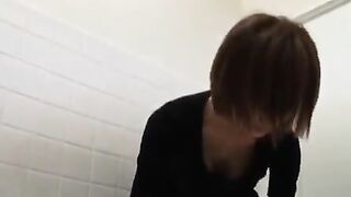 Popcorn diarrhea on the toilets floor