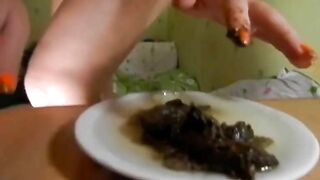 Kinky girl smelling yummy shit