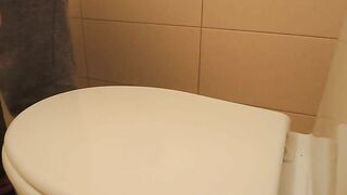 Splashing Bomb in toilet