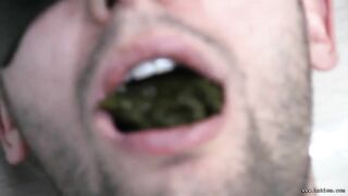 Phat ass lady shitting hard in his mouth