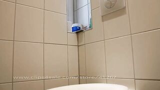 Gorgeous sexy girl ass shitting solo