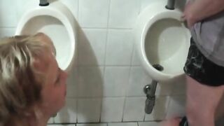 Blonde begging stranger to pee on her face