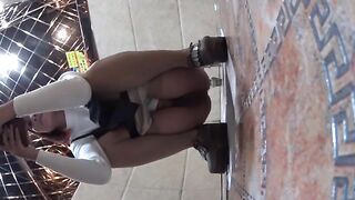 Cute Chinese Girl One Seat and Double Pee