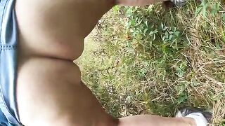 Hot lady pee all over the grass