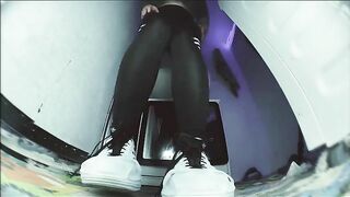 Juicy round ass babe ass toying and shitting