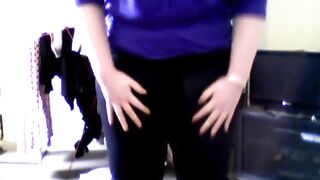 Amateur lady desperation and wetting in jeans