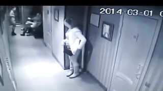 Does this pee makes your dick hard