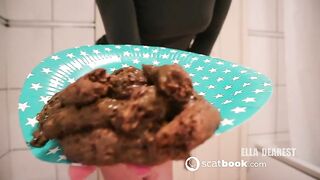 Cute round ass girl and sexy shit solo