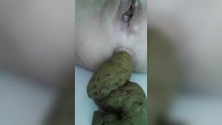 Nasty lady shitting and smearing