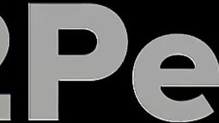 Eveline desperate and messy public pee