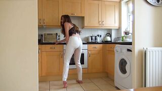 Honour May wets her white jeans pants