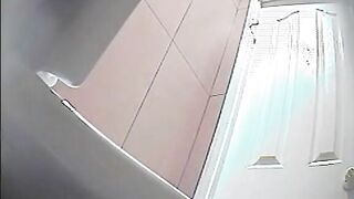 Amateur Peeing Spy WC Milf