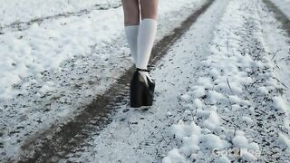 Warm piss in the snow