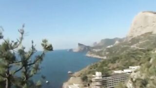 Amateur lady power piss in the hills