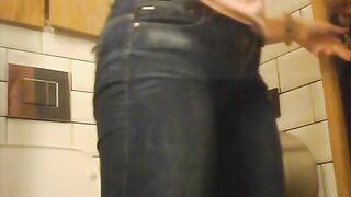 Chubby ass Latina girl shitting hard