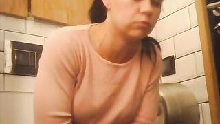 Chubby ass Latina girl shitting hard