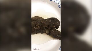 Mature lady pushing pee