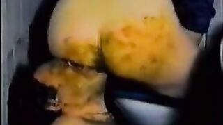 Dude eating sticky shit