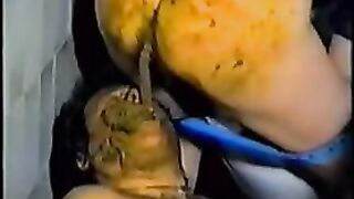 Dude eating sticky shit