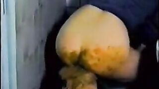 Dude eating sticky shit