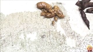 Well-dressed woman caught shitting in the alley