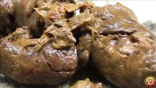 Juicy ass Japanese lady caught shitting on the street