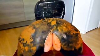 Girl covers her ass in shit and spreads it all over her body