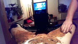 Slut rubs shit all over the bed