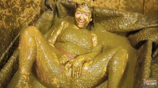 Chick eats a massive pile of shit in a bathtub