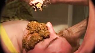 Girl plays with a shitty ass and smears it
