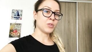 Chick takes a piss on the bathroom counter