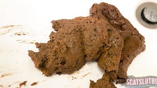 Woman takes a huge shit in the shower