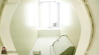 Hot chick shits on toilet and shows her asshole