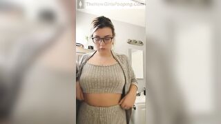 Babe leans over and shits in the toilet