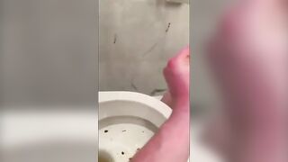 Girl eats shit directly from the toilet with her fingers