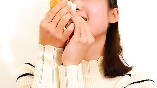 Woman eats her own shit off a scale