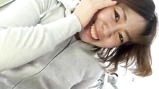 Chick lays in the bathtub and pulls her ass cheeks apart