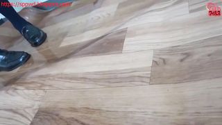 Japanese Girl Pees for a Full Minute