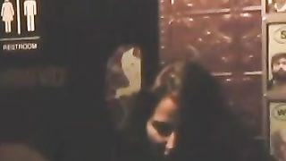 Jayne need to pee in toilet